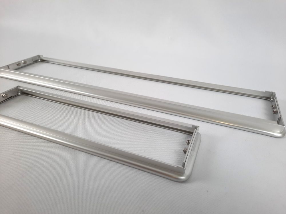 Tutti pezzi di ricambio auto: HALTER Auto Kennzeichenhalter-Set Alu – Nuovo (secondo la descrizione) da Beinwil am See venduto da Restwert_Beinwil 3