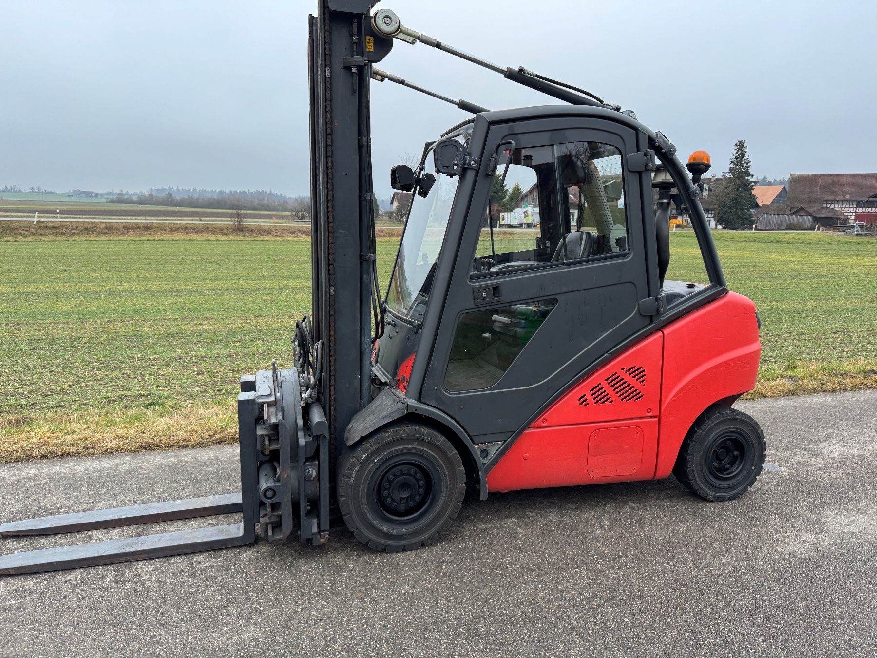 Linde Carrelli elevatori e a forche: Stapler Linde H30d-02 – Usato da Waltalingen venduto da Lkwtec 1