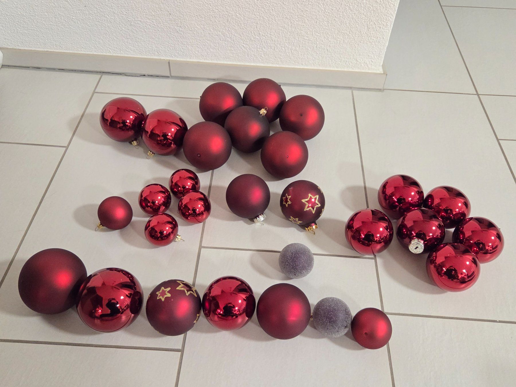 Tutte le decorazioni: Grosses Set: rote Christbaumkugeln, Glas – Usato da Bülach venduto da Recherchieren 2