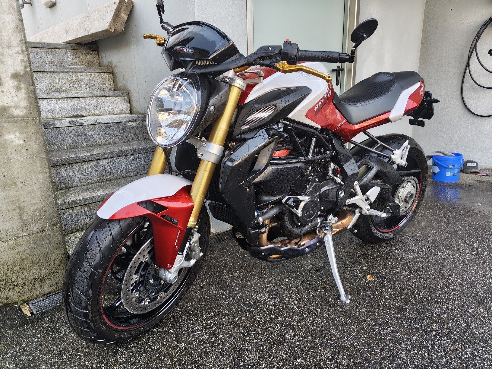MV Agusta Strada: MV Agusta Brutale 800RR – Usato da Bürglen UR venduto da davestadler97