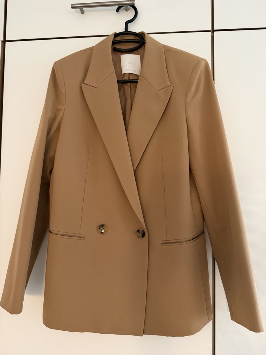 Mango Anzüge & Kostüme: Blazer Mango Camel Grösse M neuwertig – Gebraucht aus Bertschikon Gossau von chanty_7