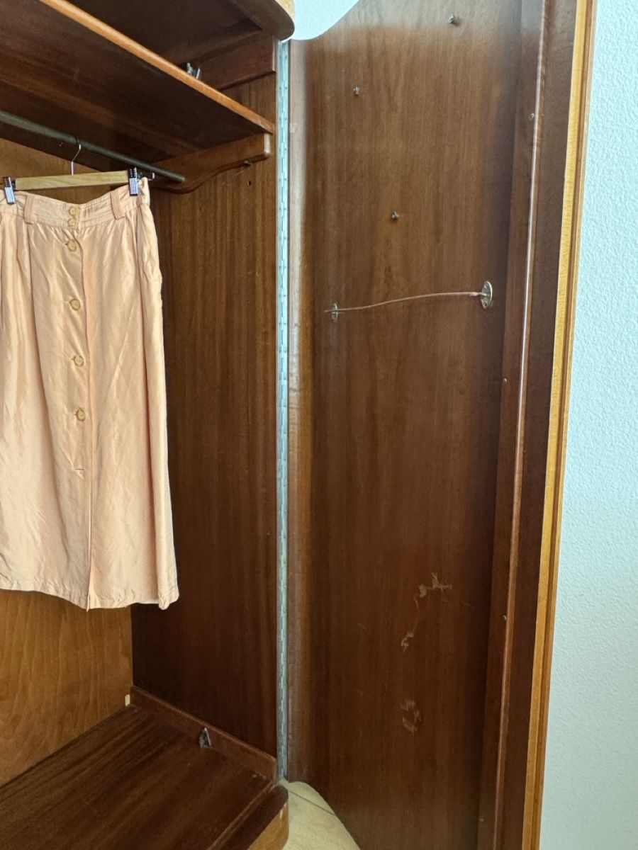 Armadi: Kleiderschrank 30er Holz – Usato da Basel venduto da YanaR10 2