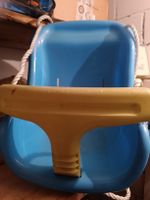 Gebrauchte Kinderschaukel aus Plastik - bereit für Kinder!