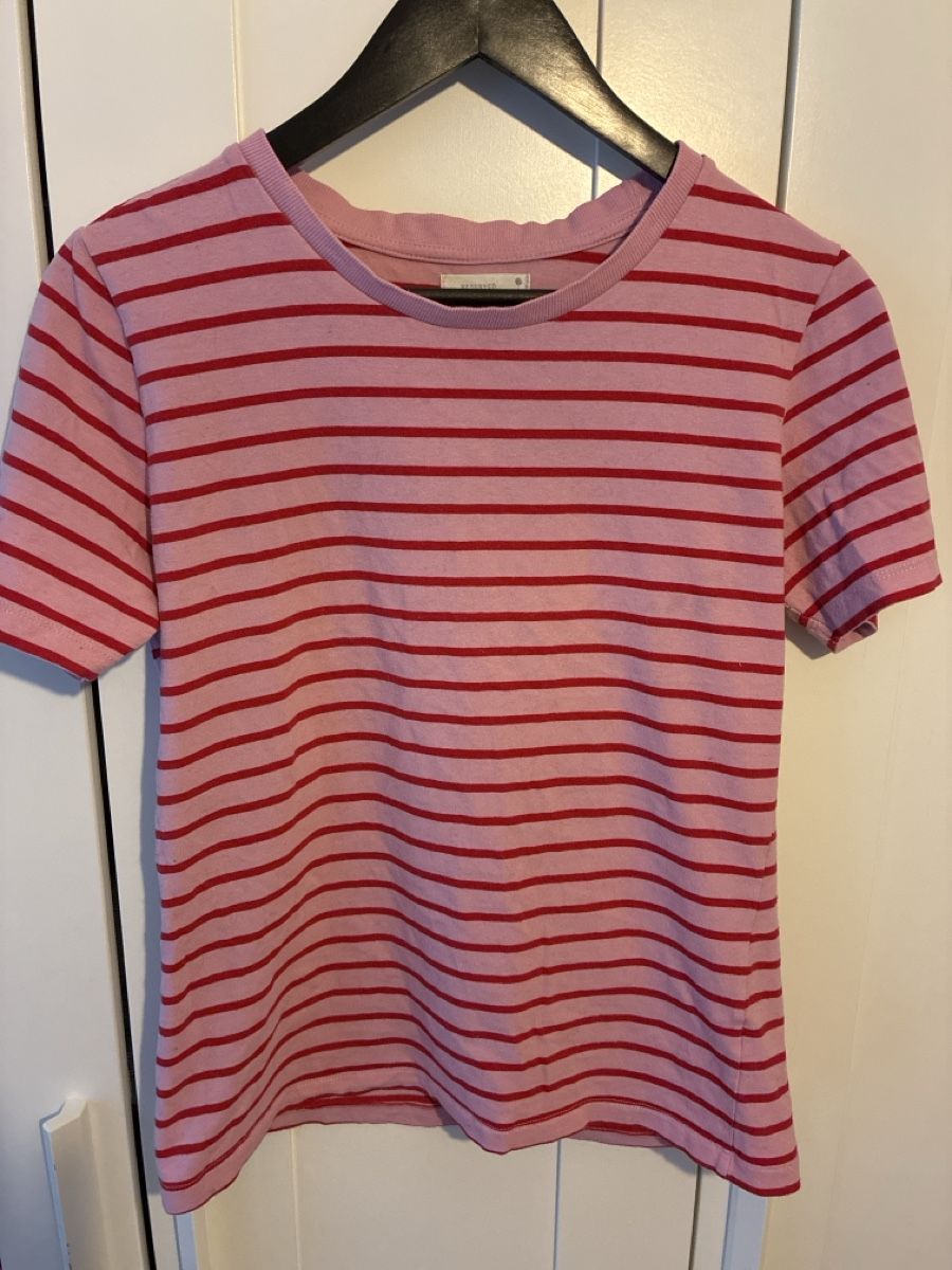 T-shirts: Reserved t-shirt  – D'occasion à Walenstadt par bedina92