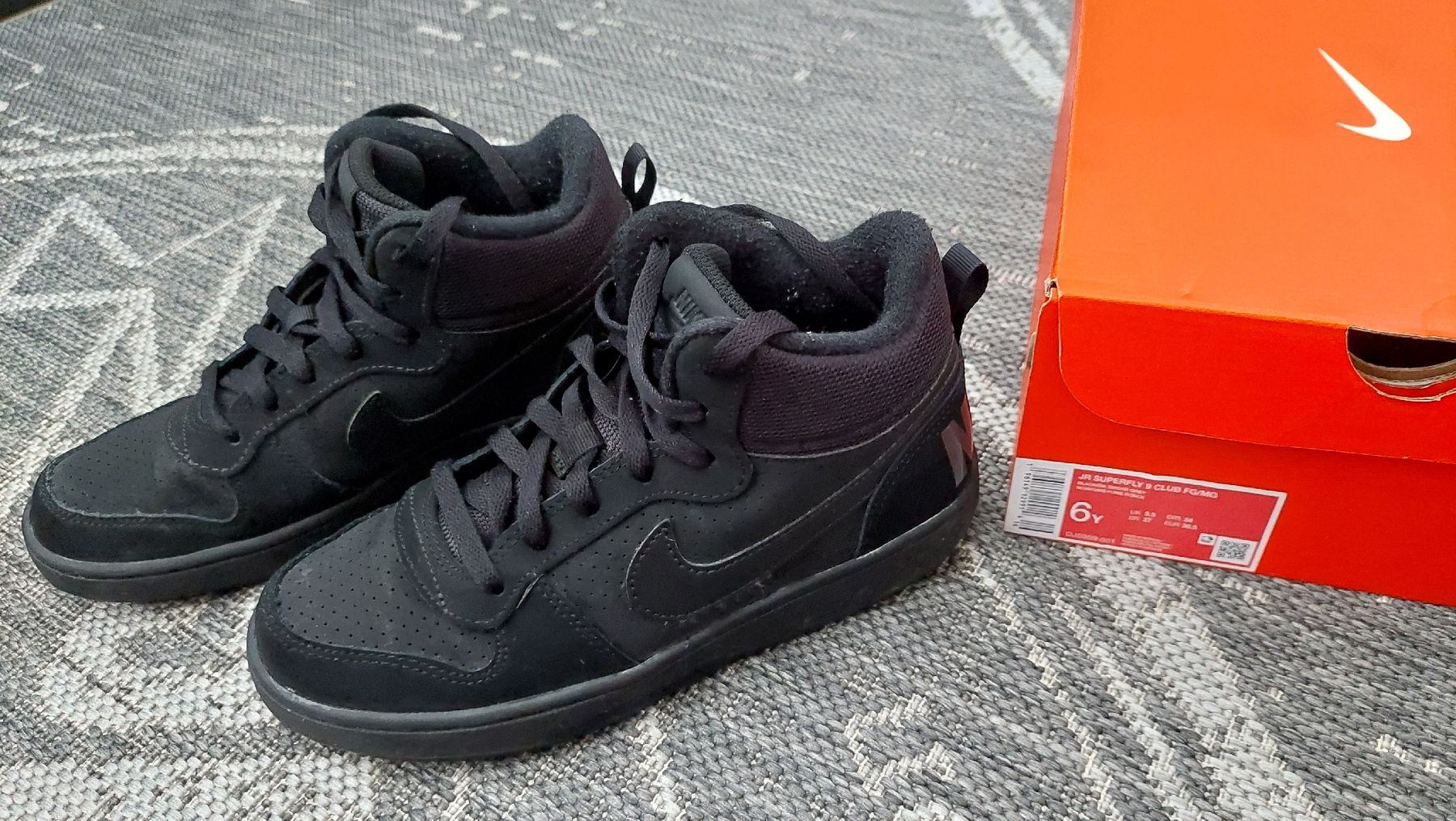 Nike Scarpe per ragazzi: Nike Schuh Grösse 38.5 wie neu – Nuovo (secondo la descrizione) da Egolzwil venduto da mobiledeluxe
