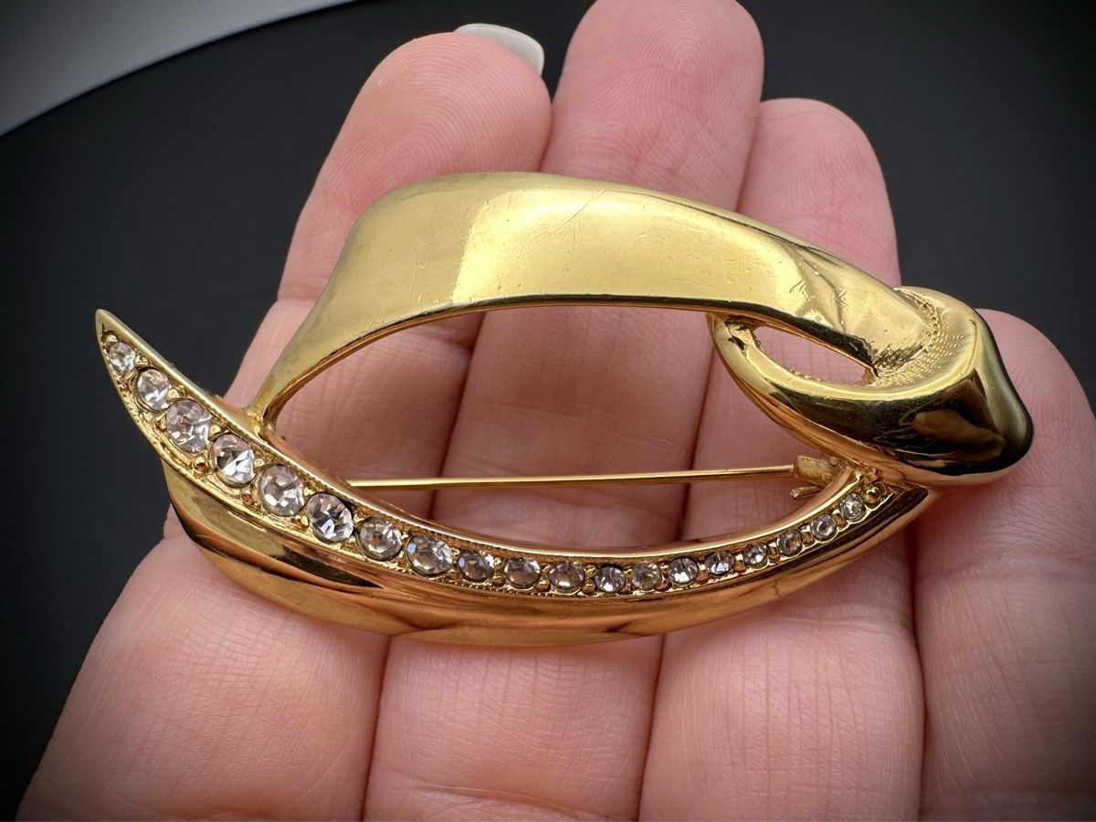 Broschen & Nadeln: Vintage Strass vergoldene Brosche – Gebraucht aus Lamone von LaCantinaMagica 1