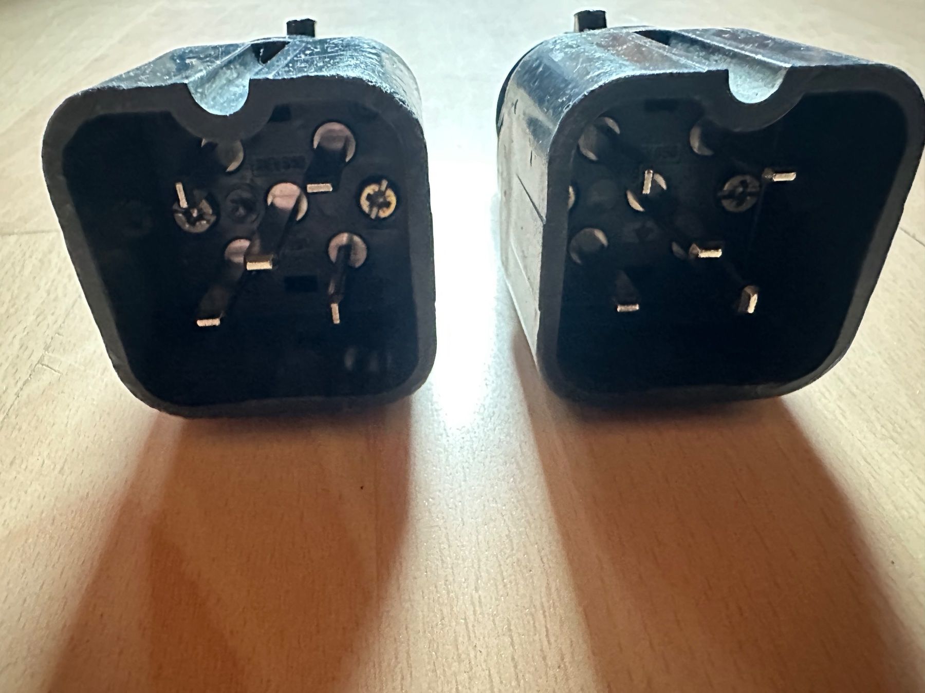 Spine: Stecker J15 5 polig  2.Stück – Usato da Huttwil venduto da Bolpa 1
