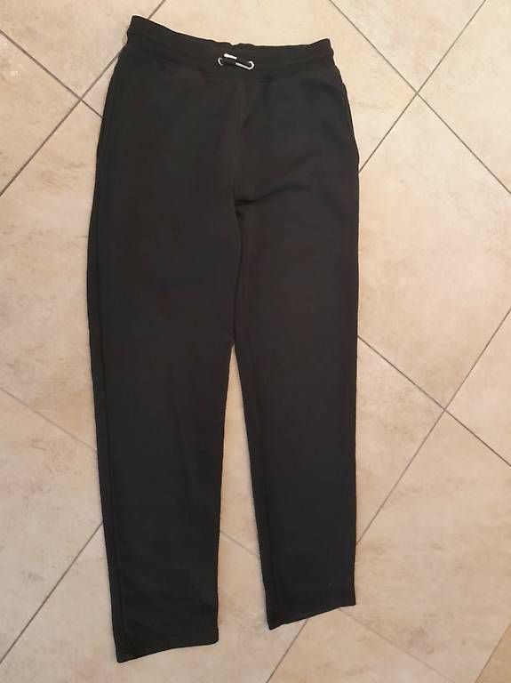 Pantalons: Jogging Hose – Neuf avec emballage d'origine à Triesen par naomikindle13