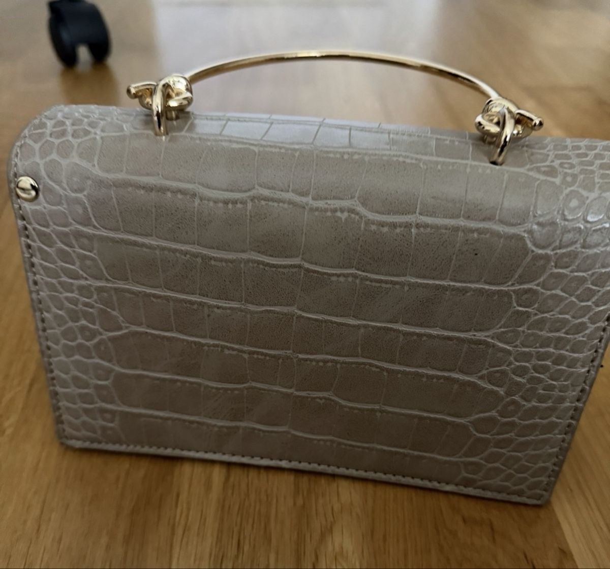 Taschen für Damen: Umhängetasche – Neu und originalverpackt aus Basel von Leyla_12 1