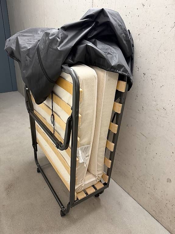 Letti: Klappbett / Gästebett mit Rollen – Usato da Thalwil venduto da chr_s9ck 1