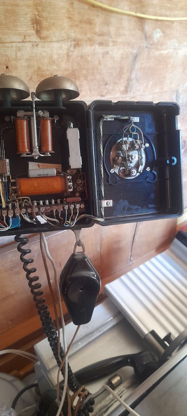 Swisscom Telefone: antikes Wandtelefon – Gebraucht aus Nesslau von Pina 1
