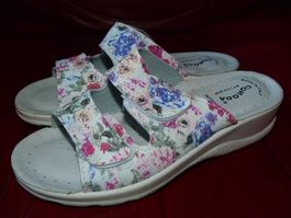 Comoda Hausschuhe, Gr. 37, weiss-bunt, neu