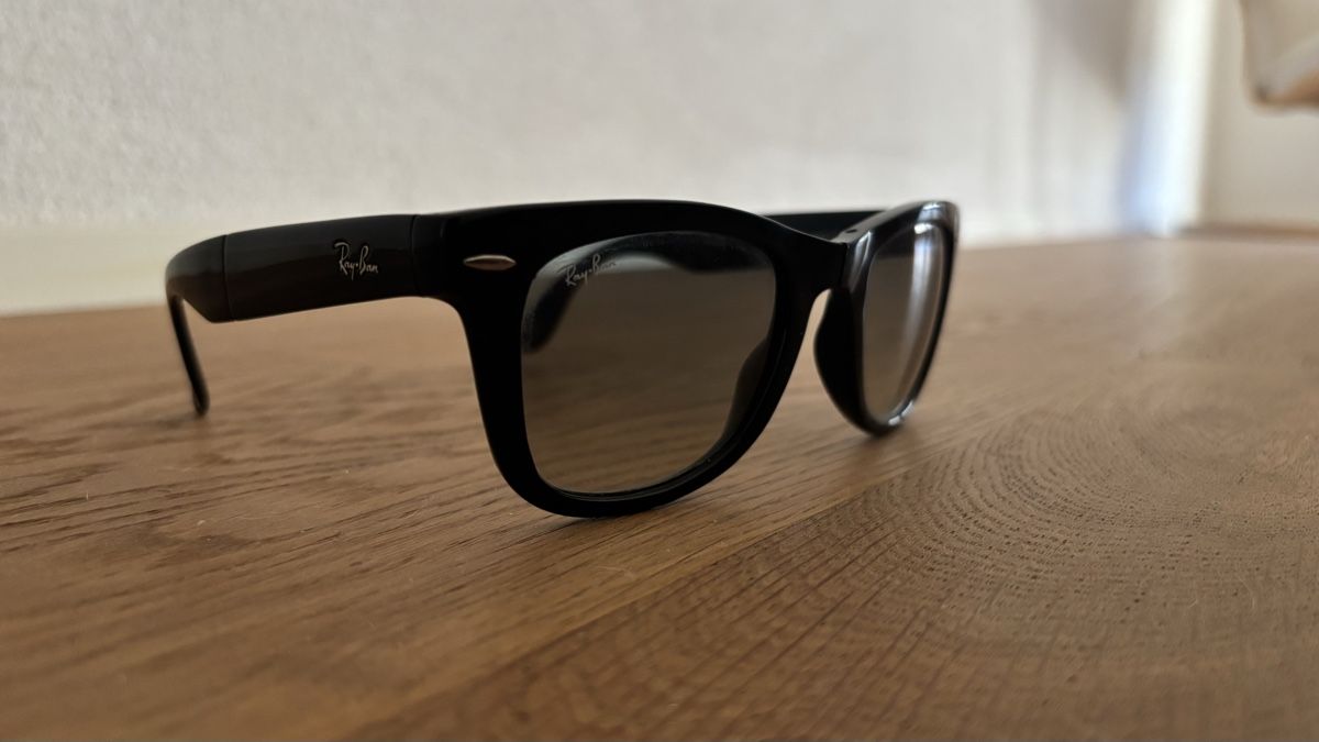 Ray-Ban Occhiali & Lenti: Klappbare Rayban Sonnenbrille inkl. Etiu – Usato da Münsingen venduto da silvie24