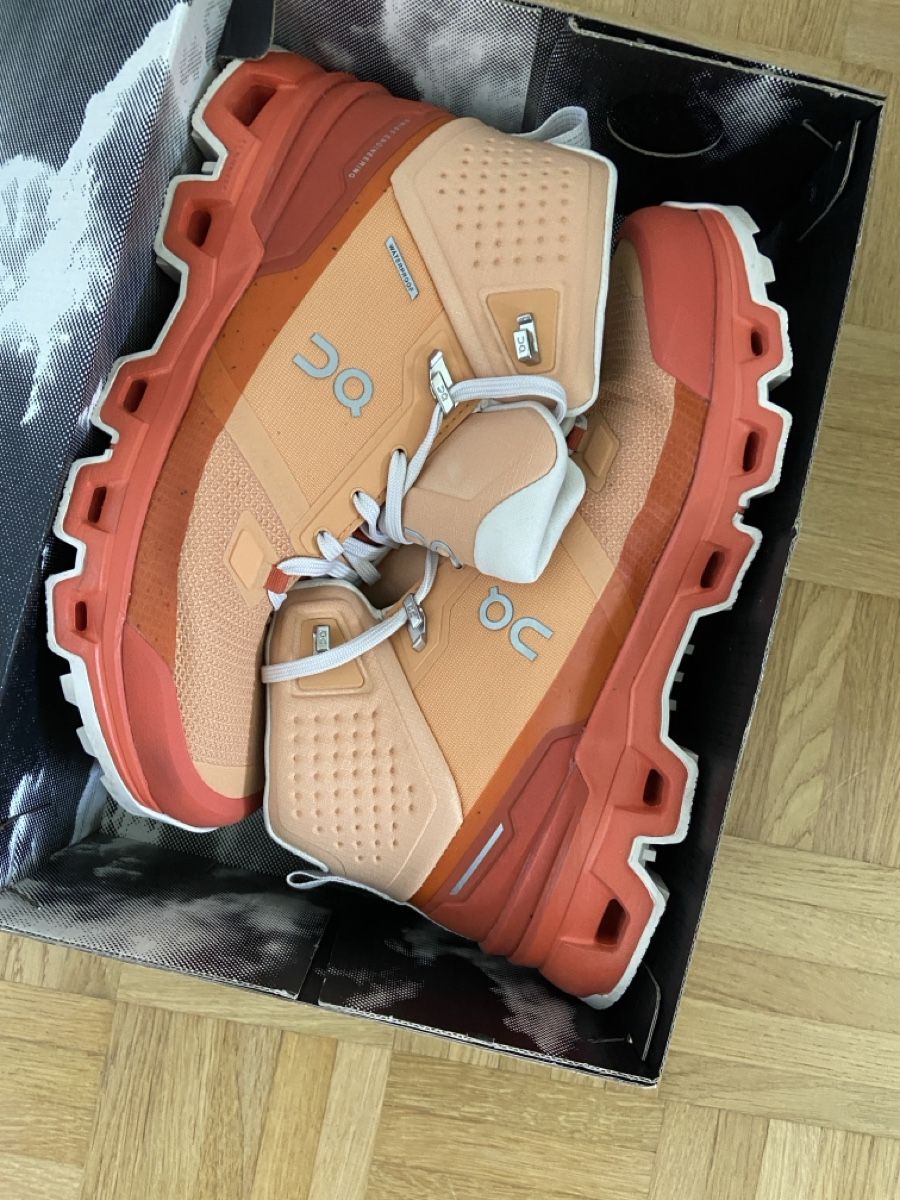 On Scarpe da donna: On Cloudrock 2 Waterproof Hiking Boots EU 41 – Nuovo (secondo la descrizione) da Urdorf venduto da anna_de 1