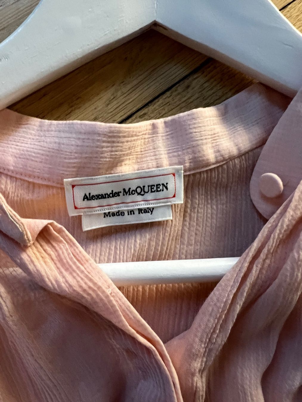 Alexander Mcqueen Camicette: Alexander McQueen Bluse Rosa Seide/Baumwolle mit Rüschen – Usato da Zürich venduto da ella_jj 1