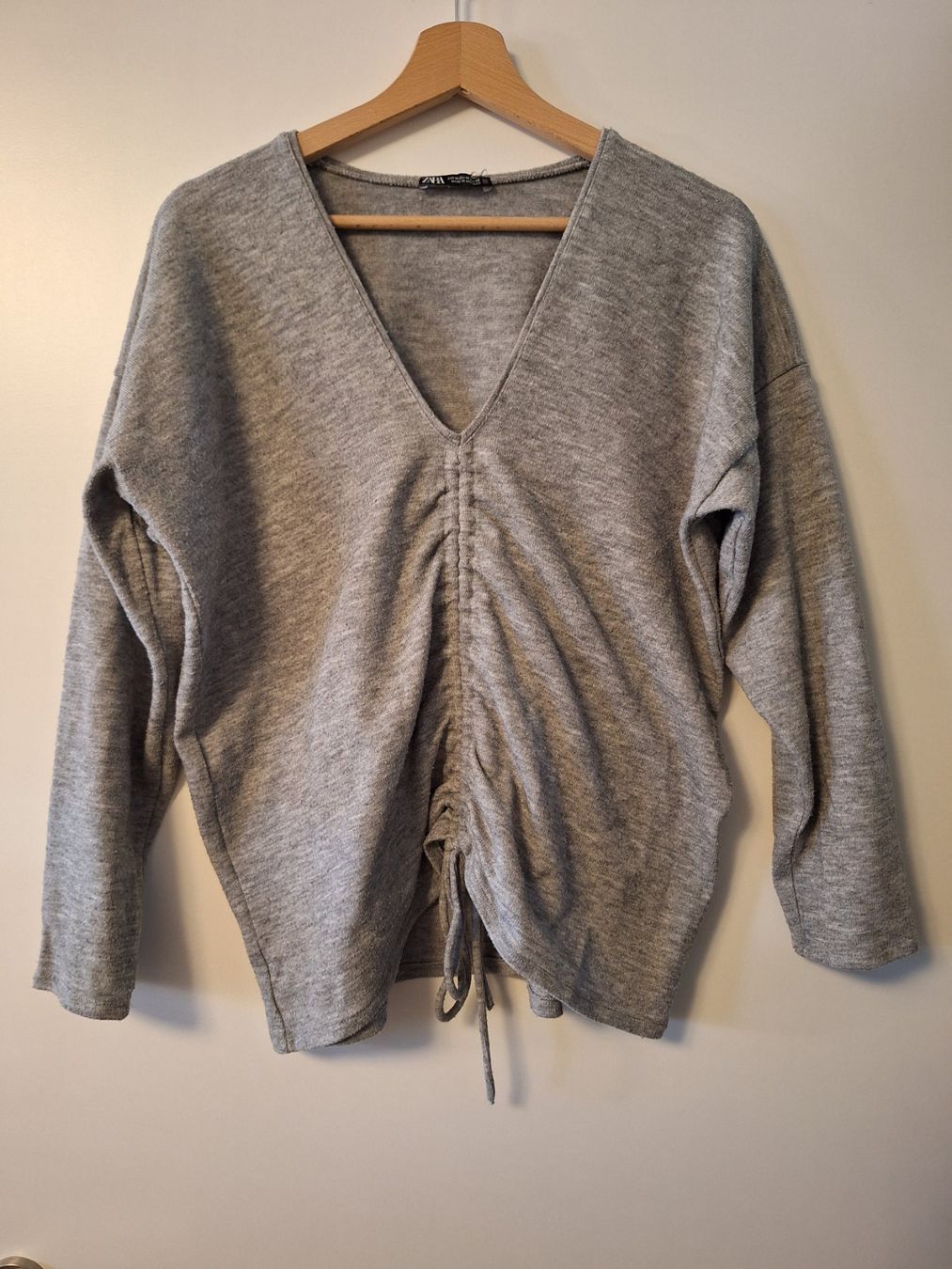Zara Pullover & Sweatshirts: Zara Strickpullover Grau, Grösse M, Top Zustand! – Gebraucht aus Winterthur von mel_65g9