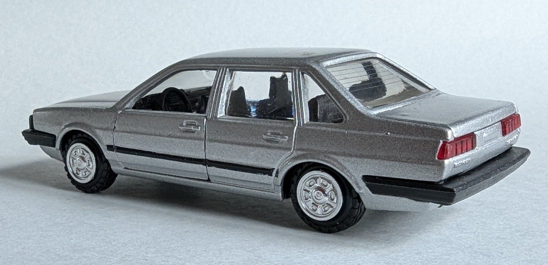 Conrad Modellini d'auto: Conrad VW Santana GL, 1/43 – Nuovo (secondo la descrizione) da Olten venduto da VanishingPoint.71 1