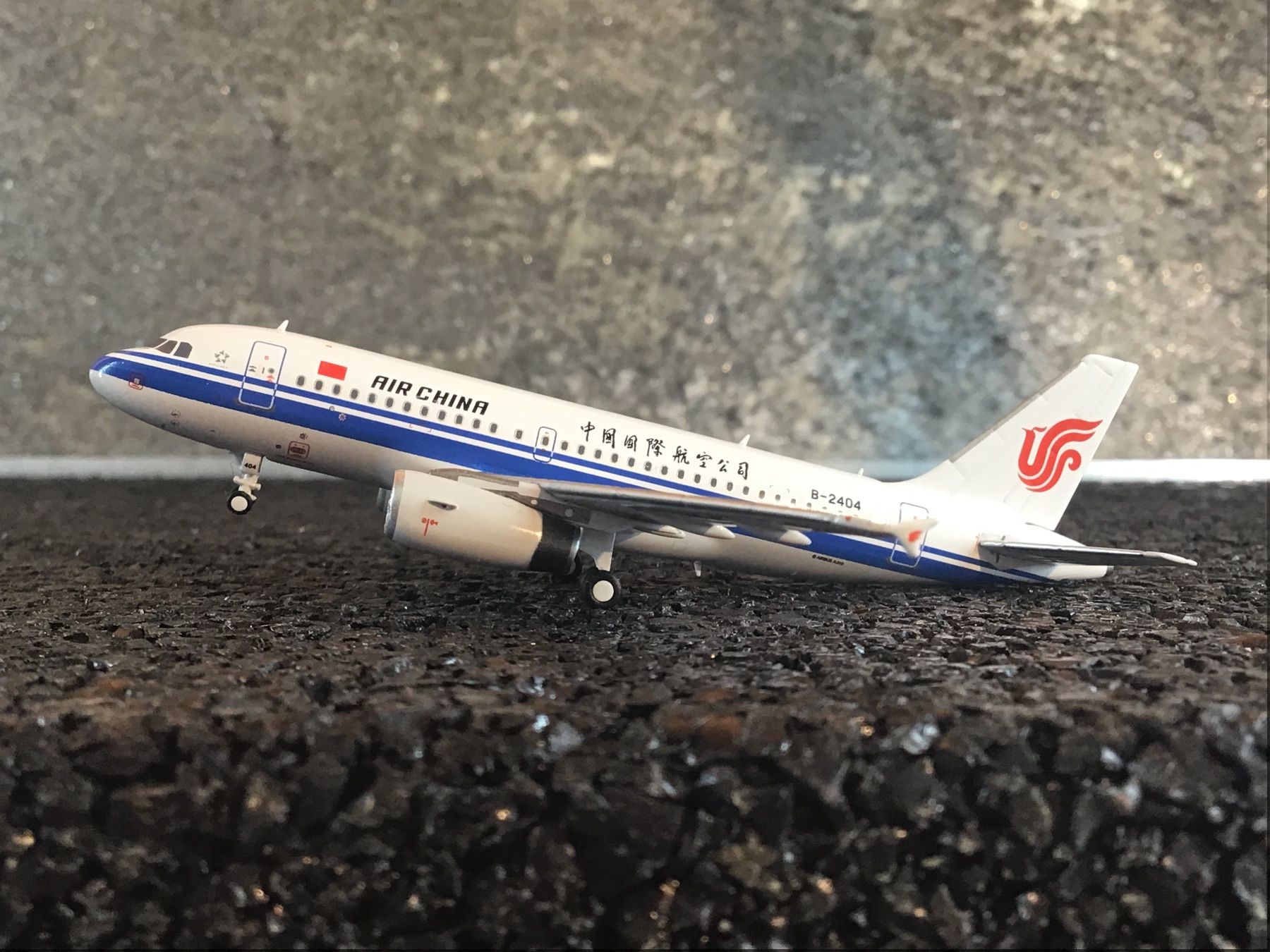 Airbus Kit di modellismo & Modellini statici: AIRBUS A319 AIR CHINA 1:400 – Usato da Männedorf venduto da Spezial-Modelle