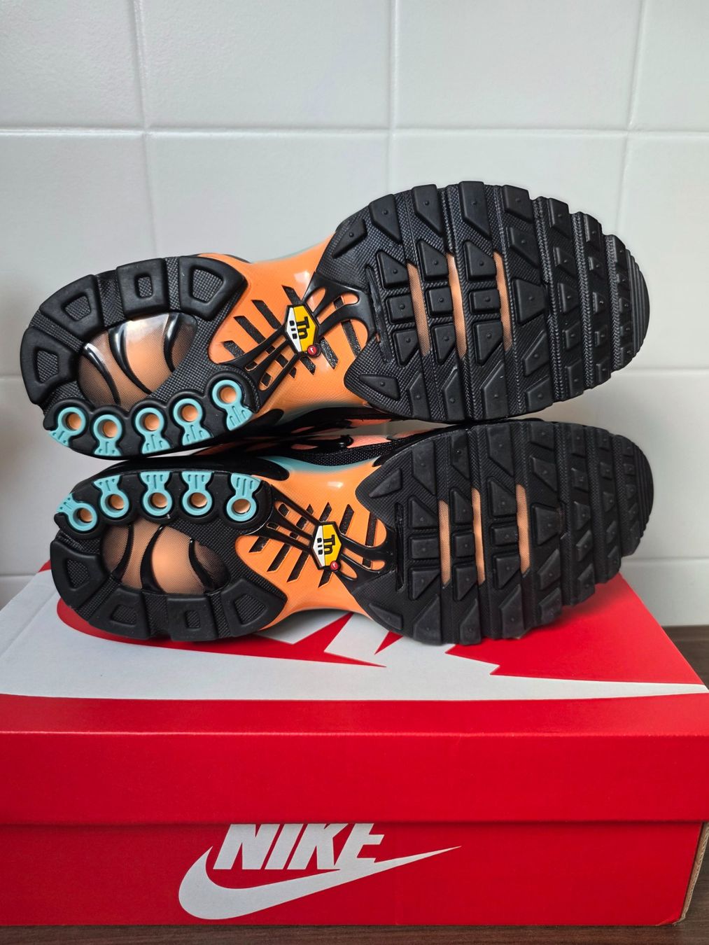 Nike Scarpe da uomo: Nike Air Max Plus TN – Nuovo e nell'imballaggio originale da Fleurier venduto da dav_xx8y 5