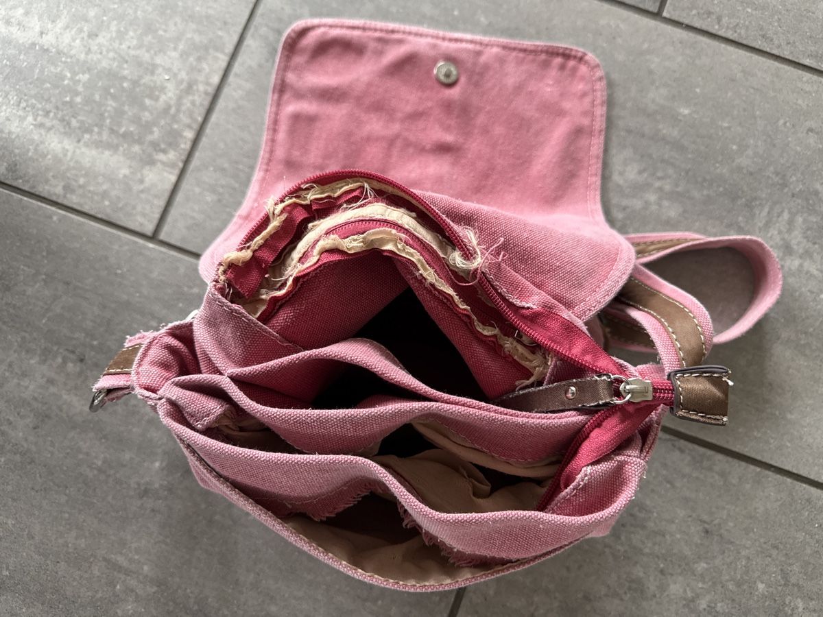 Borse da donna: Rosa Rote Umhängetasche mit vielen Fächern – Usato da Niederbüren venduto da funkel06 2