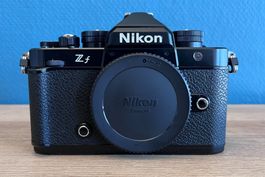 Nikon Zf | Neue Kamera mit Garantie bis August 2028
