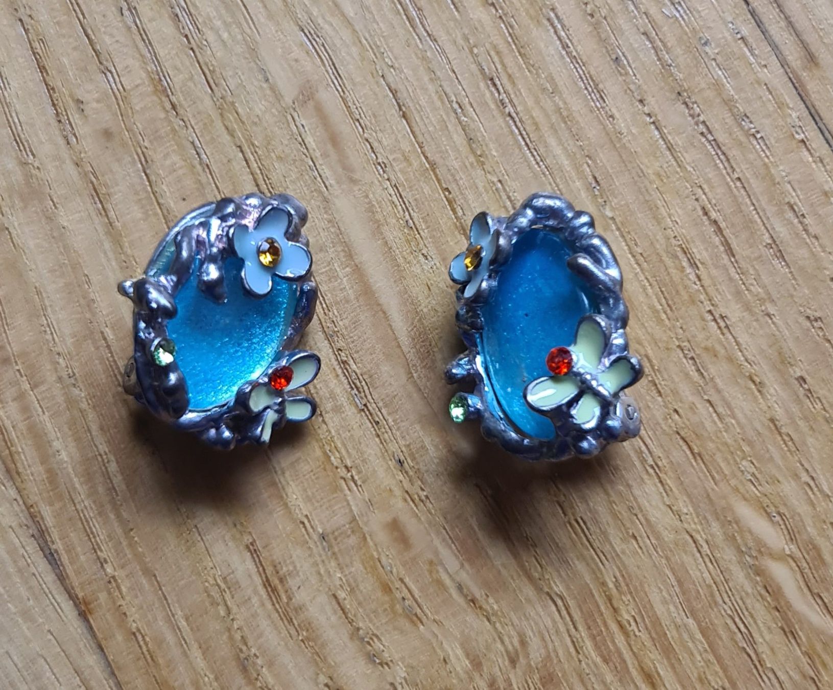 Ohrringe & -stecker: Boucles d'oreilles fantaisie – Gebraucht aus Genève von Saleena