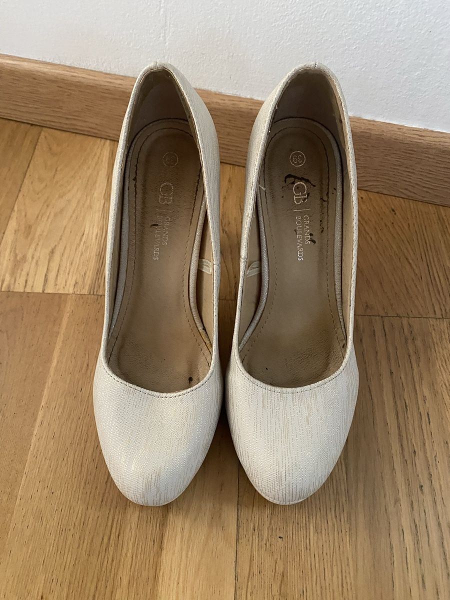 Scarpe da donna: Escarpins élégants beiges tailles 39 – Nuovo (secondo la descrizione) da Chamoson venduto da Pince26 1