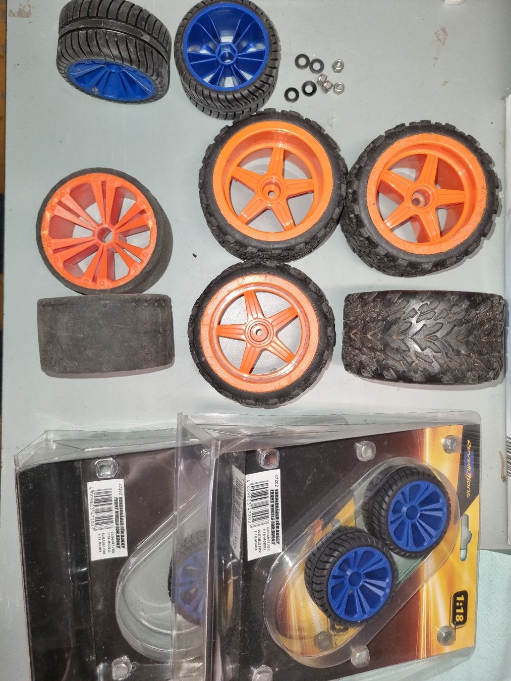 Giocattoli: RC Auto Räder Set,  einiges neu. – Usato da Wettingen venduto da Ishi8