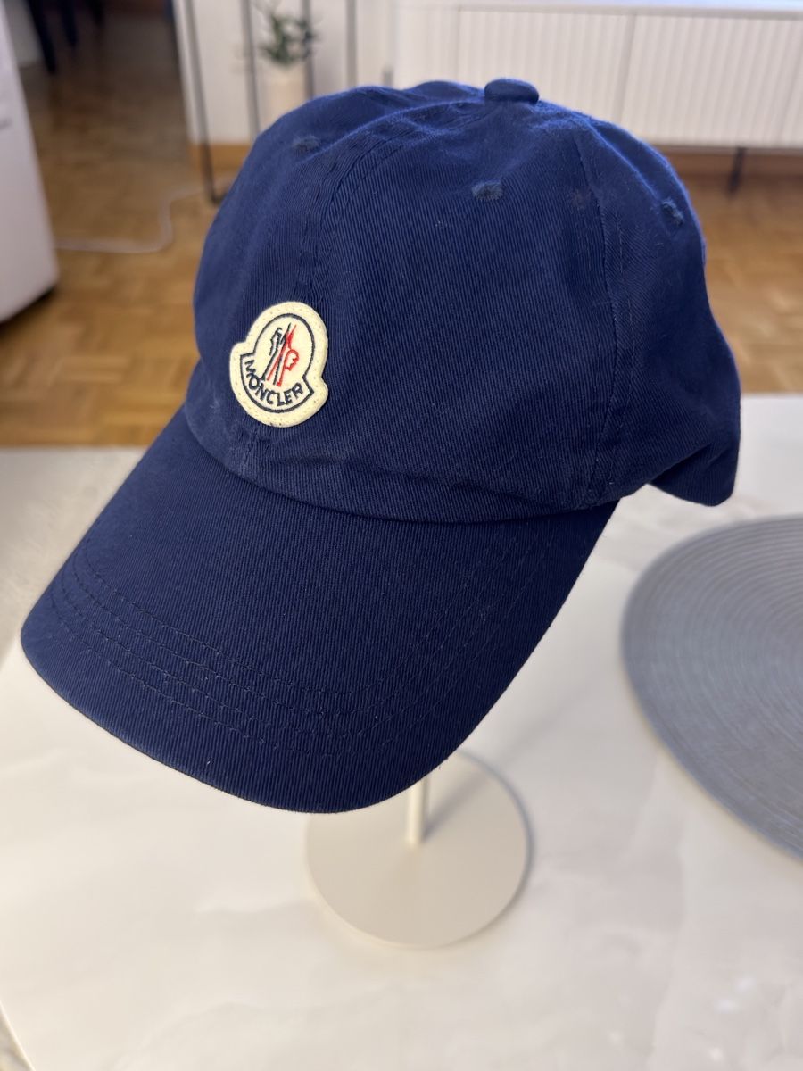 Moncler Sonstige Kleidung & Accessoires: Kappe Moncler dunkelblau Unisex einstellbar – Neu (gemäss Beschreibung) aus Meilen von sculptur
