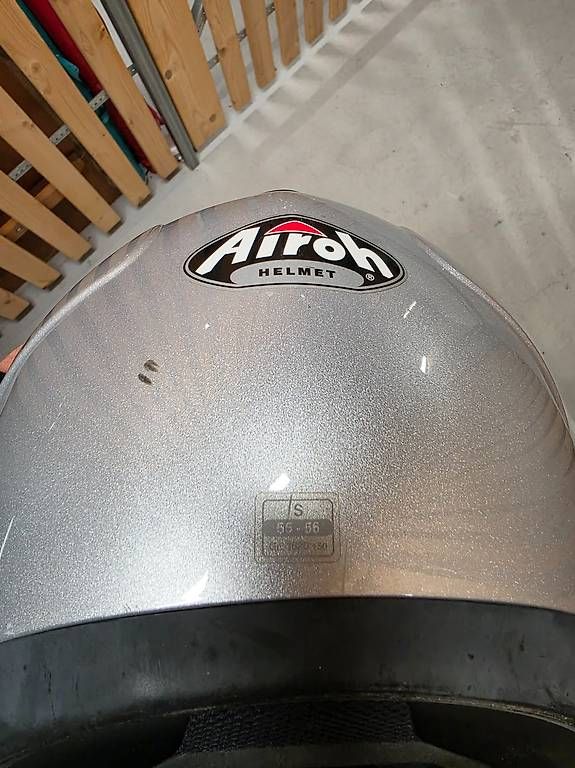 Airoh Helme & Visiere: Motorradhelm Airoh 55-56cm – Gebraucht aus Zürich von chrge1983 1