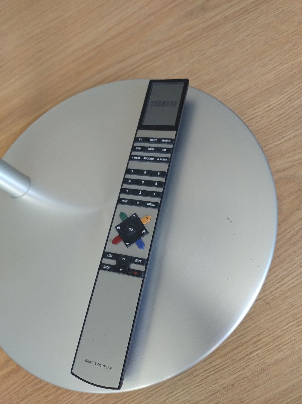 Bang & Olufsen Radio: Bang & Olufsen BeoSound 1 – Usato da Vinelz venduto da pir_x5fw 5