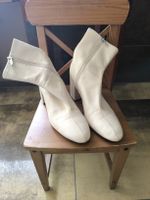Stiefeletten Leder weiss beige Absatz Reissverschluss Grösse