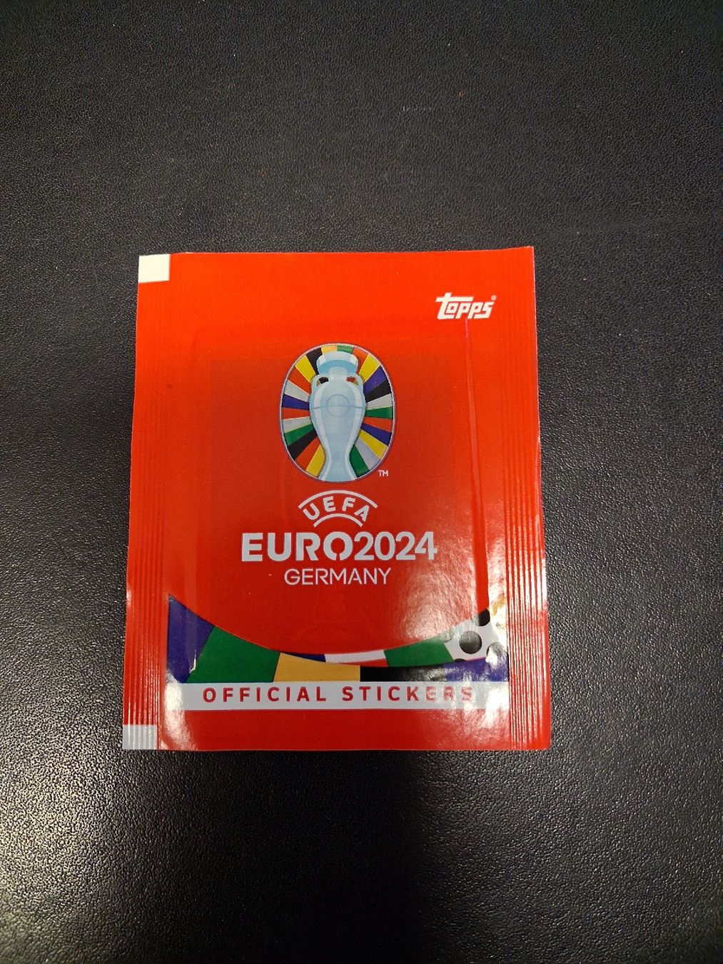 Topps Carte collezionabili: Topps UEFA EURO 2024 Germany Sticker Pack -  – Nuovo e nell'imballaggio originale da Villmergen venduto da .sunshine84