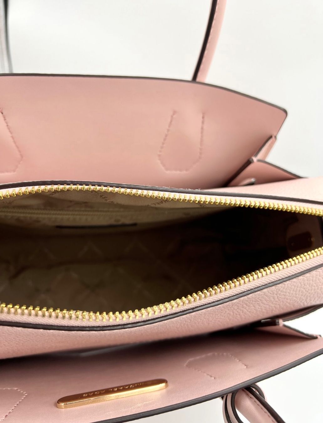 Michael Kors Borse da donna: Michael Kors Mercer powder blush – Nuovo e nell'imballaggio originale da Wiedlisbach venduto da Sistershop 5
