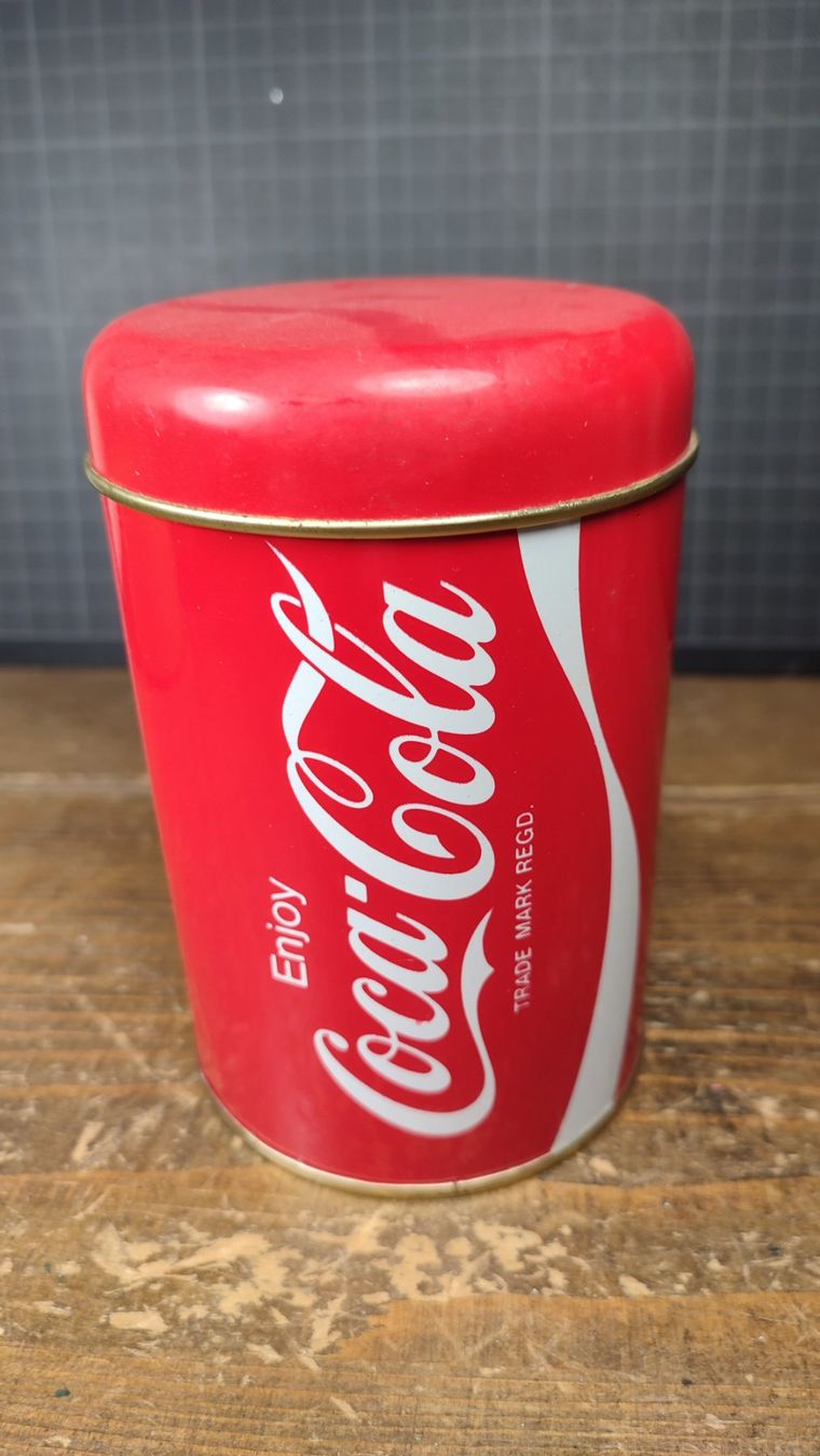 Barattoli: Wunderschöne alte COCA-COLA Büchse – Usato da Gelterkinden venduto da MYSTOREFORYOU4460