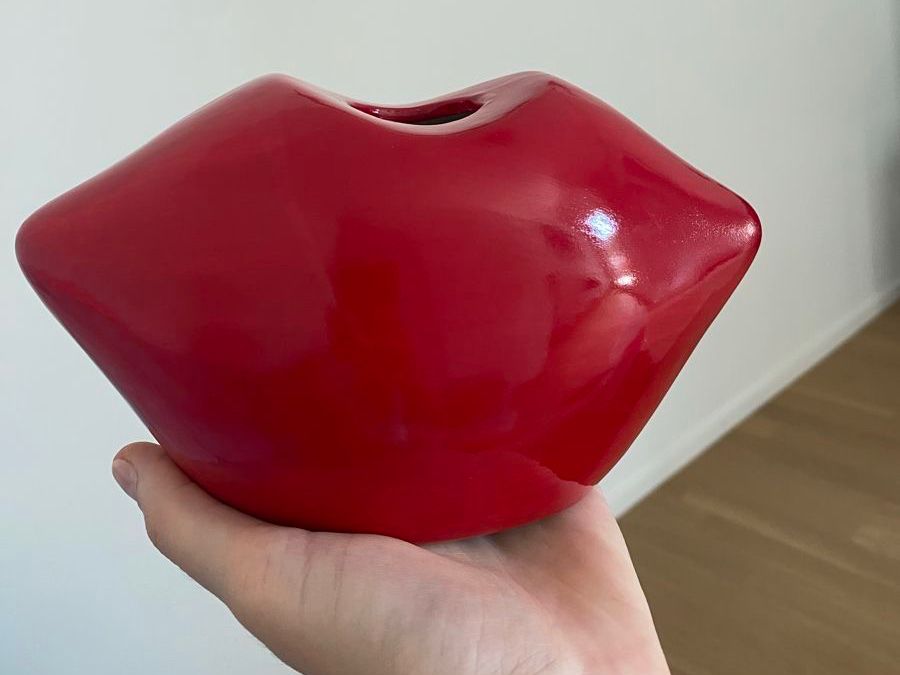 Toutes les décorations: Rote Lippen Vase – D'occasion à Wetzikon ZH par rit_ramtr 1