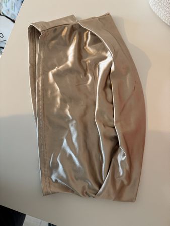Ensemble satiné doré, taille M - Élégante ✨
