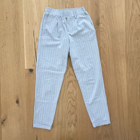 Bershka Stoffhose XS, ideal für den Frühling, Top Zustand!
