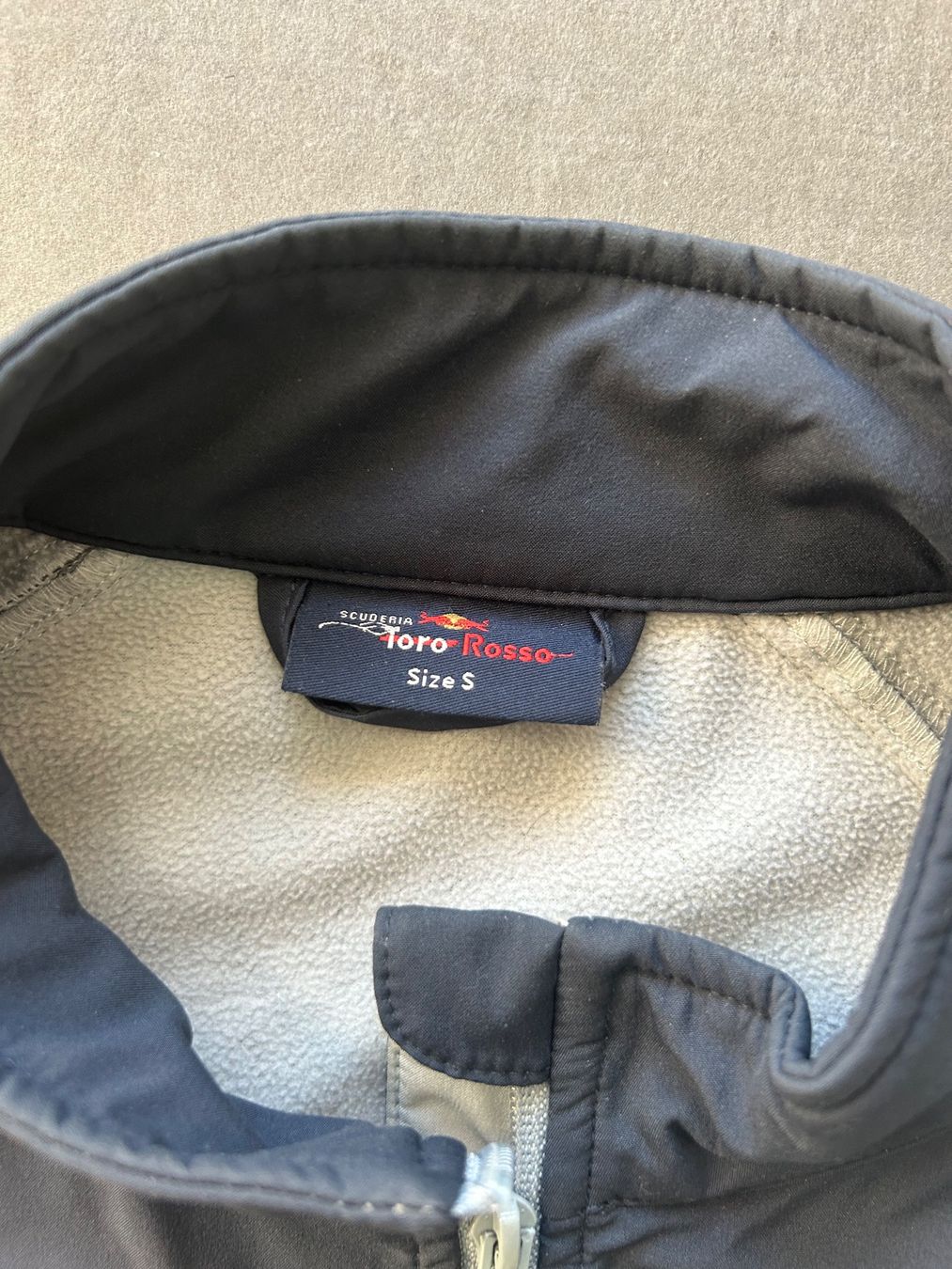 Jacken: Red Bull Jacke - Gr. S - neuwertig – Neu (gemäss Beschreibung) aus Brüttisellen von ThommyK 1