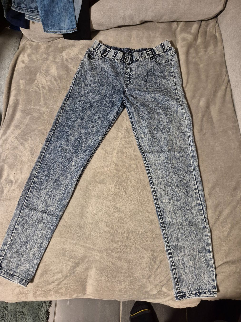 Pantaloni: Blaue Hose mit Jeansoptik Grösse L – Nuovo (secondo la descrizione) da Tagelswangen venduto da Daubinator7