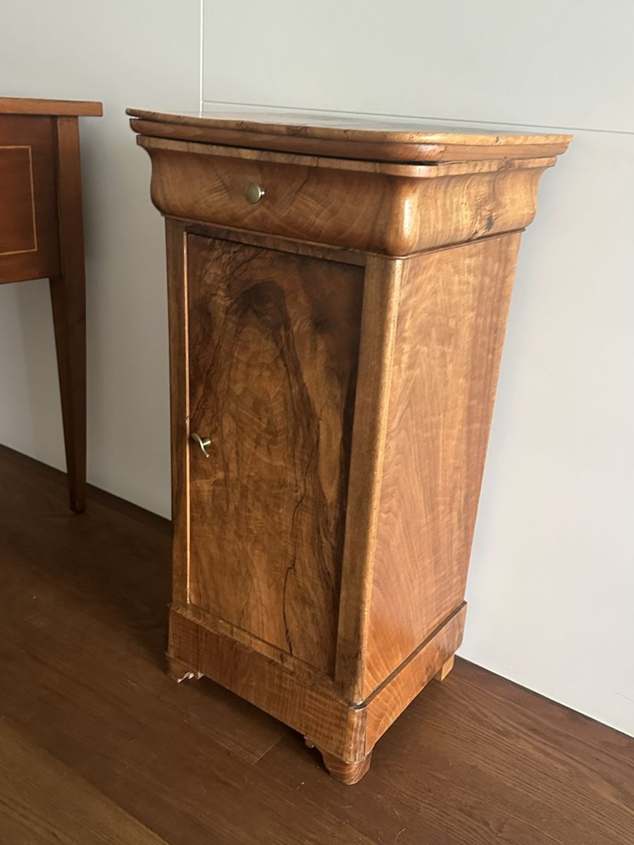 Tables de nuit: Nachttisch Wurzelholz – D'occasion à Aarau par Merchant_Center