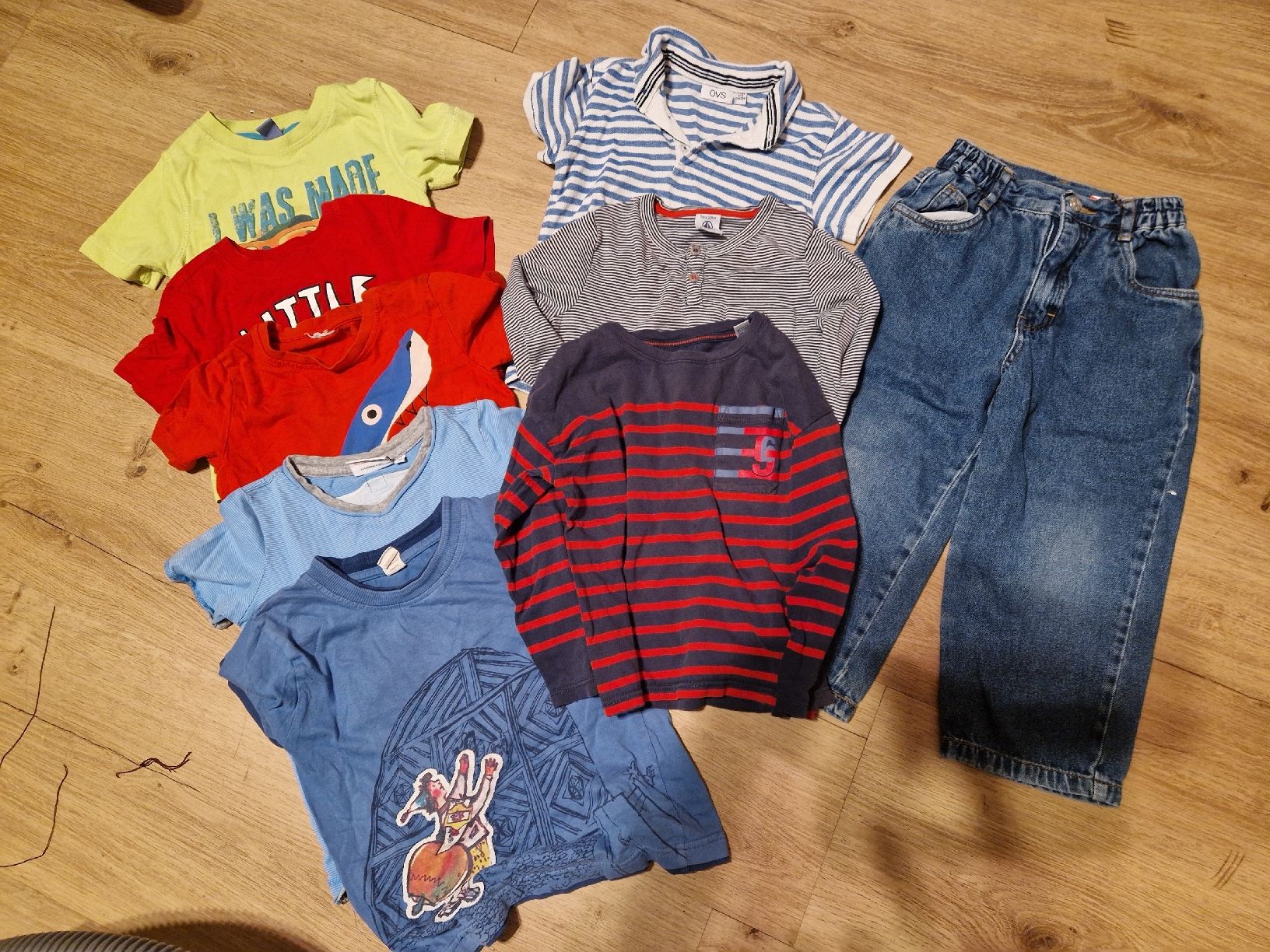Lotti & Set di vestiti: Jungen Kleiderpaket Gr. 104 – Usato da Wimmis venduto da traubenq
