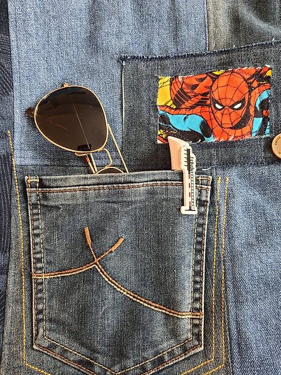 Borse: Einzigartige Jeans-Patchworktasche Marvel Handgenäht – Nuovo e nell'imballaggio originale da Widnau venduto da Marakumba 1