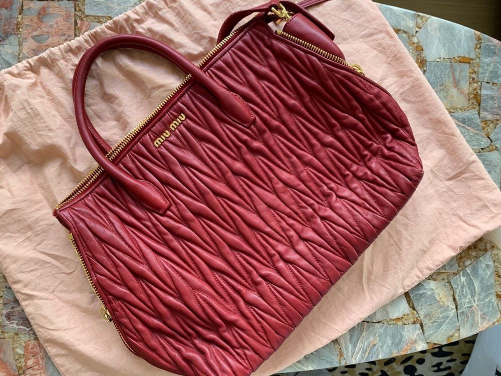 Miu Miu Shopper rot Kaufen auf Ricardo