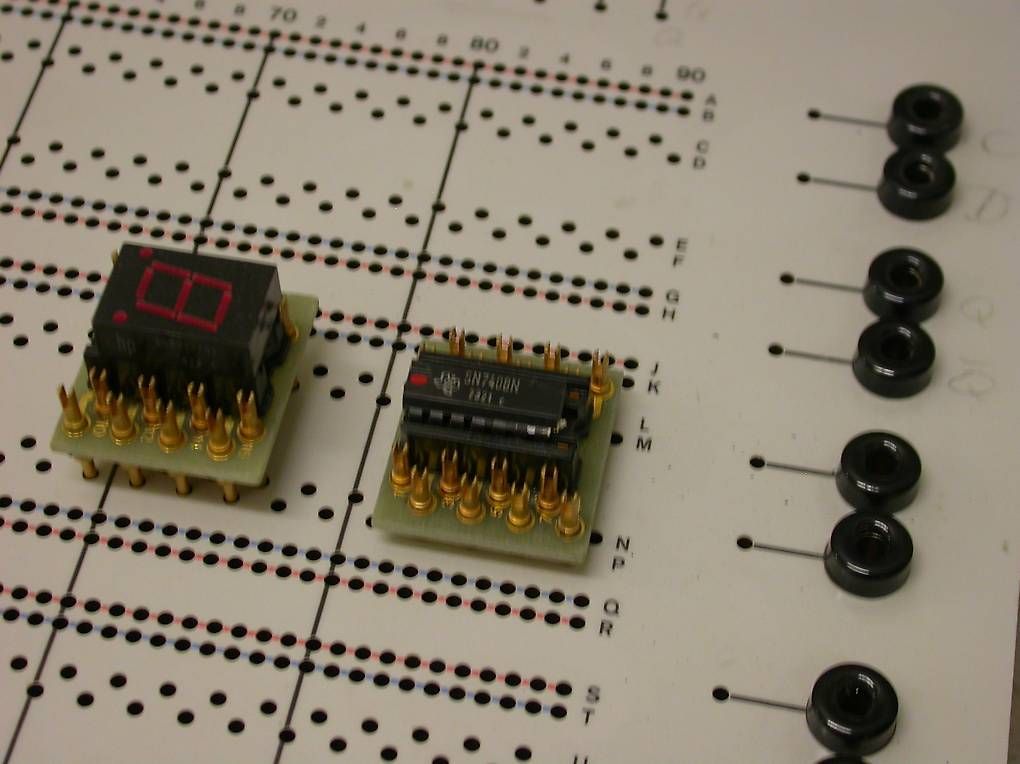 Componenti elettronici: Elektronik-Experimentier-Board mit Elektronik Bauteilen – Usato da Hinterkappelen venduto da atomschnee 2