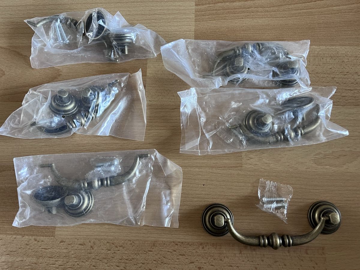 Eisenwaren: 6x Möbelgriff, Hängegriff, VintageLook – Gebraucht aus Röschenz von Annakournikova 1