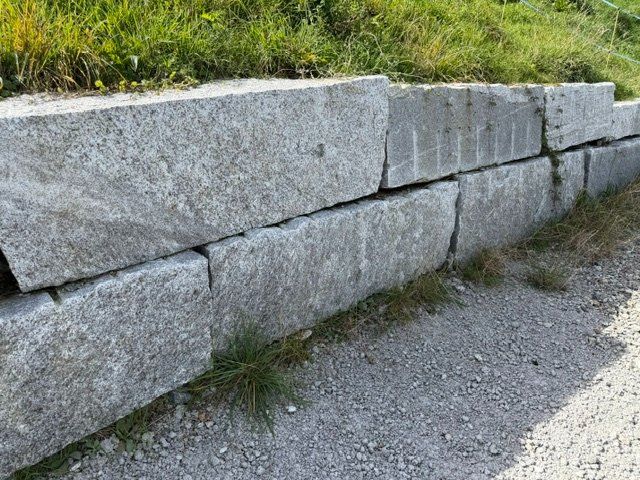 Pietre & tegole: Tessiner Granitsteine – Nuovo (secondo la descrizione) da Ennetmoos venduto da Wernuli