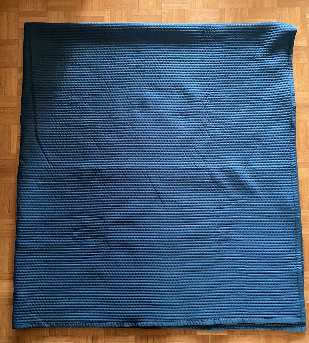 Conforama Couvertures: Couvre lit 240x220 cm, bleu – D'occasion à Bussigny par cac_q2c6 2