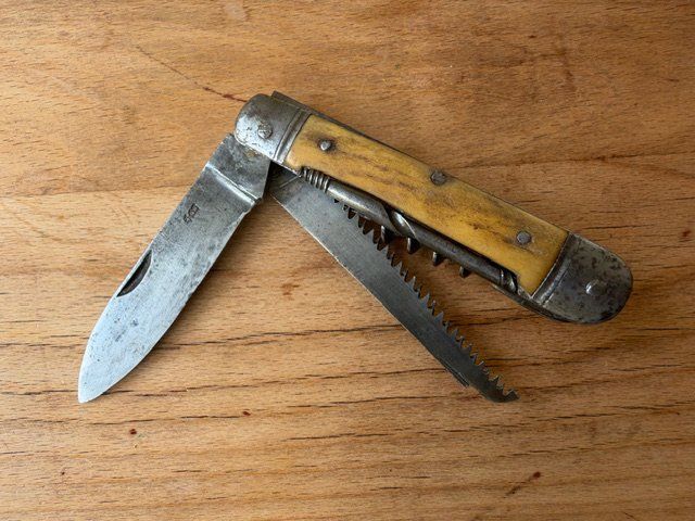 Couteaux de poche: Antikes Taschenmesser, Horngriffschalen – D'occasion à Ennenda par glarner58 4