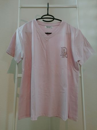 T-Shirt in Rosa mit DIO Motivprint